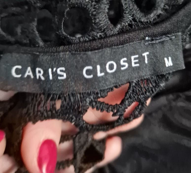 Czarna sukienka"Caris Closet".