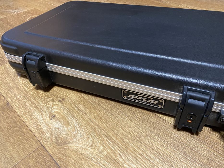 Туровий жесткий кейс (кофр) для електрогитары Skb case 1skb-66 USA