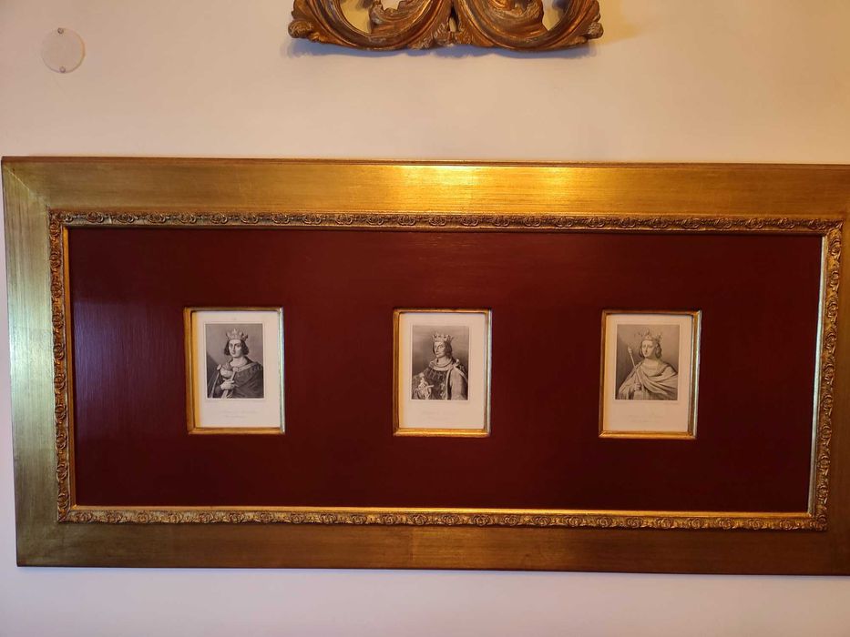 Quadro com talha dourada emoldurado em veludo preto - LUXO