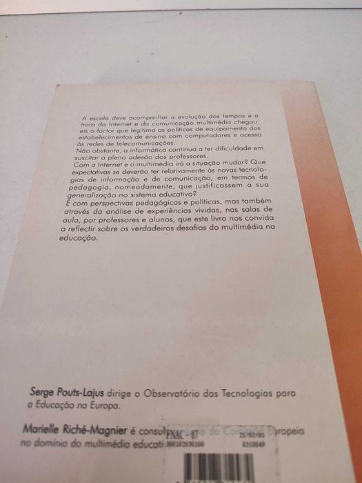 Livro - A Escola na Era da Internet