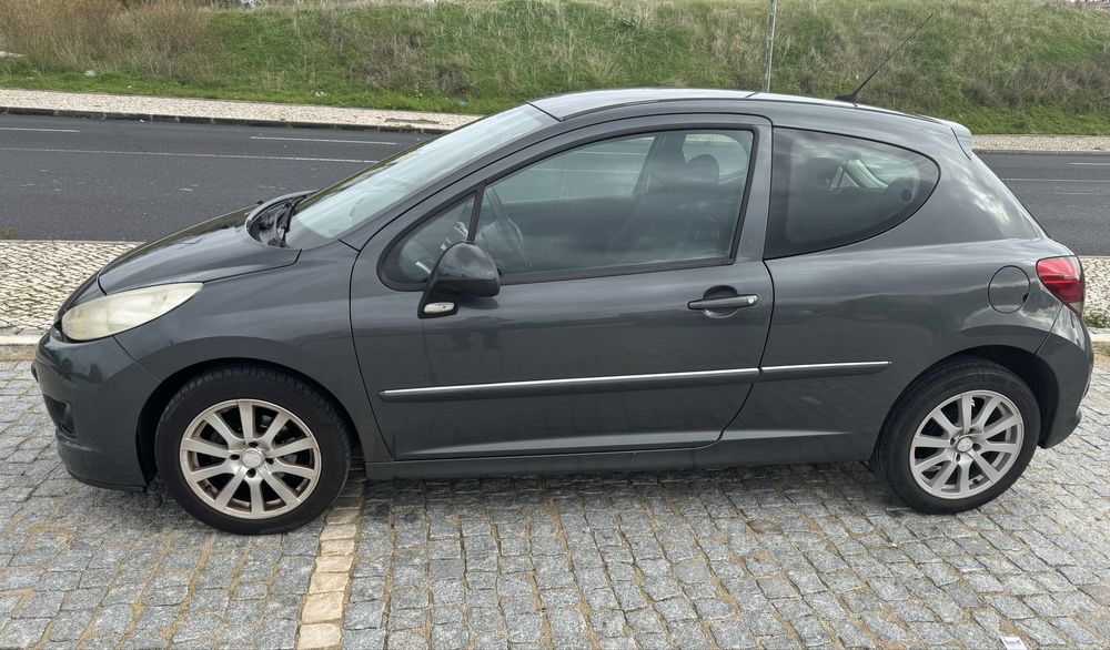 Peugeot 207 1.6HDI 5 Lugares