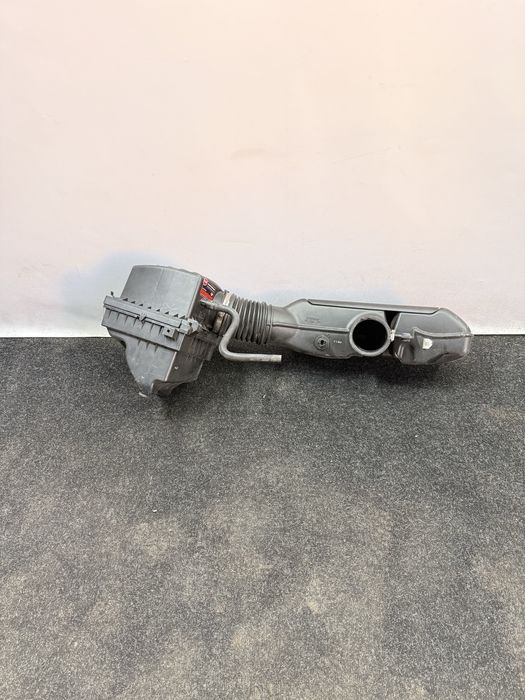 Корпус повітряного фільтру в зборі на Jeep Grand Cherokee WK2 5.7