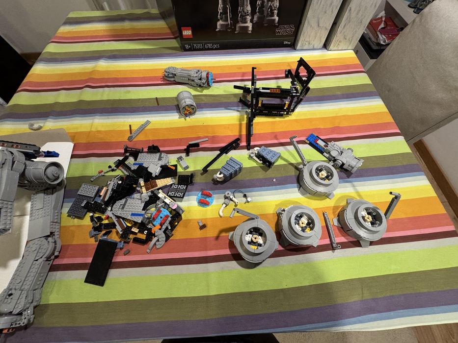 LEGO Star Wars AT-AT 75313 da série Ultimate Collector Series
