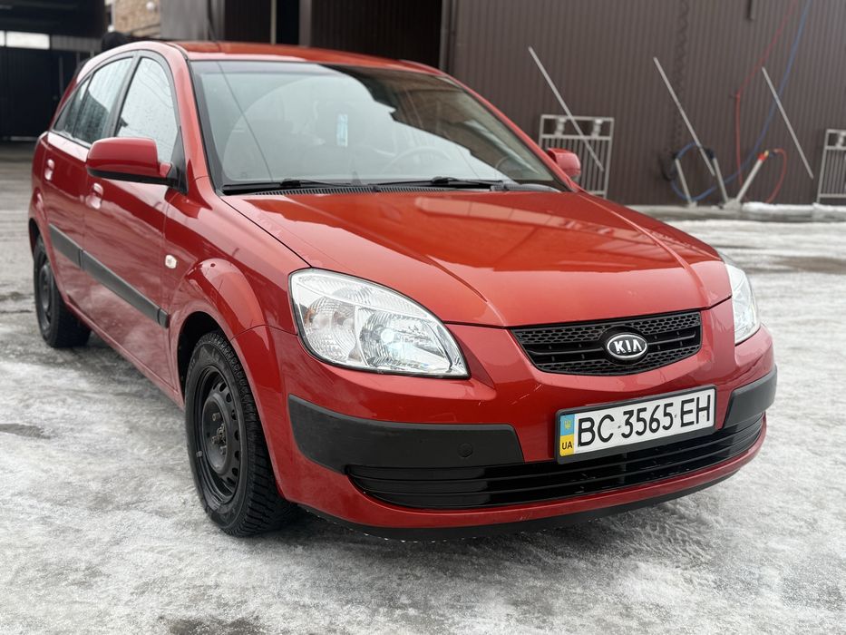 Kia rio 1.4 бензин АВТОМАТ