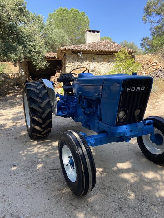 Vendo ford 4000 com matricula