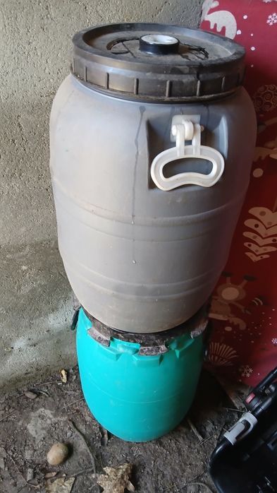 Barricas em pastico em bom estado