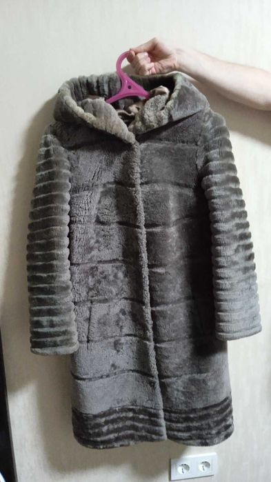 Продам шубку з мутона, розмір s