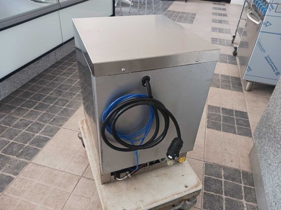 ACM1699 - Máquina de Lavar Loiça Copos e Chávenas - Usada