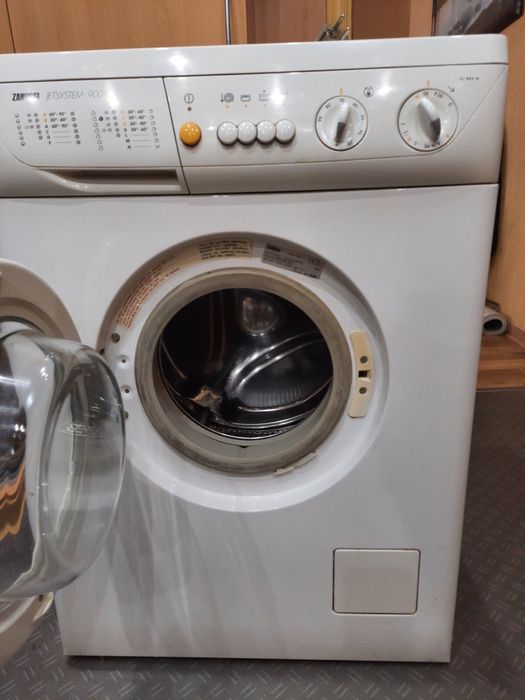 Стиральная машинка Zanussi