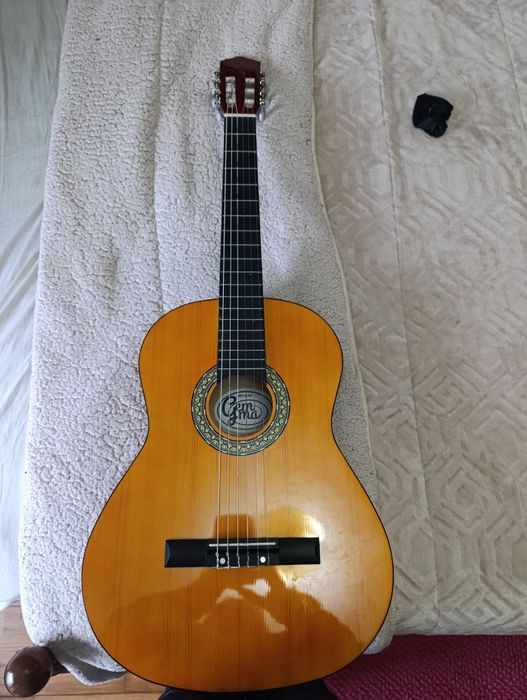 Violão  ótimo para iniciantes