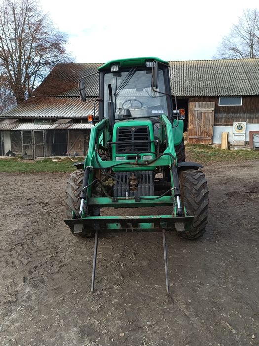 Belarus 820 MTZ z ładowaczem