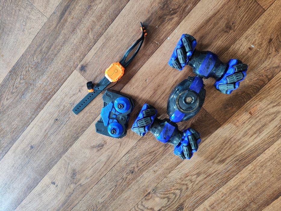 Машинка трюковая на радиоуправлении