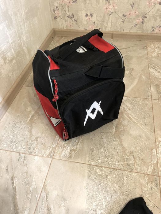 Гірськолижне спорядження Шлем, сумка для лиж, сумка для гірс