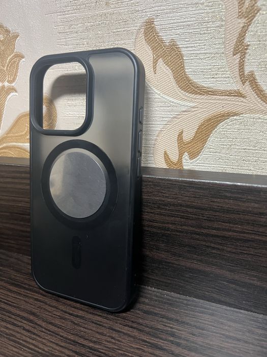 Чехлы на Iphone 16 pro