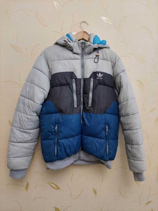 Зимова куртка Adidas бомбер, розмір M