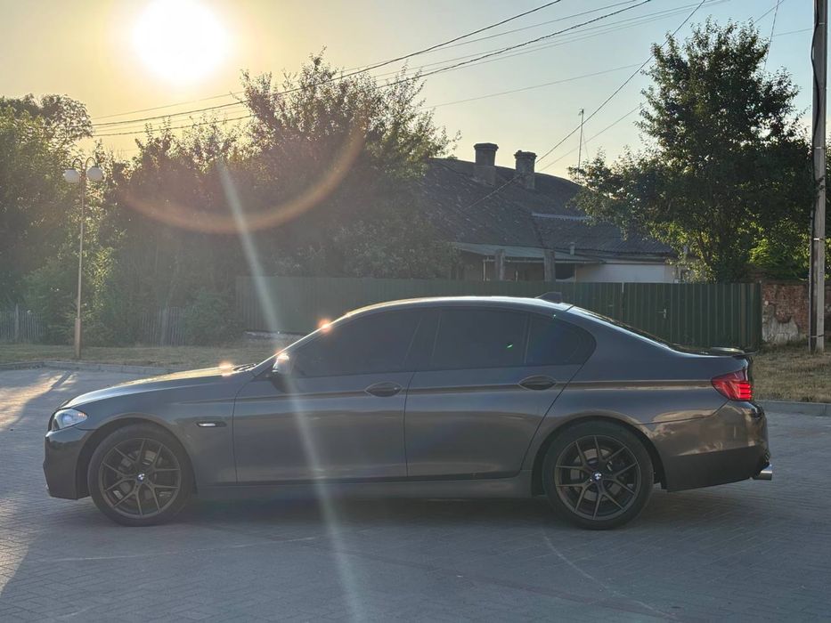 BMW F10 2012 рік ,БМВ Ф10 520i r19