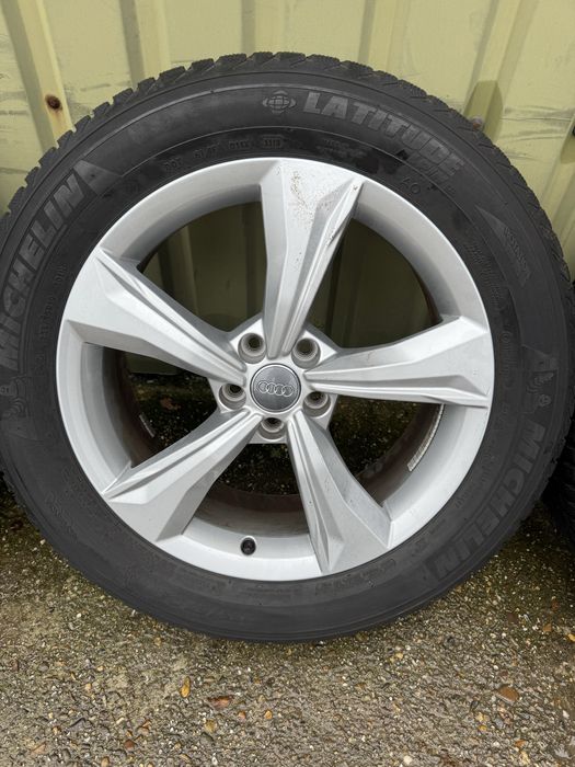 Диски Audi Q5 R19 зі зимовими шинами Michelin 4.5mm