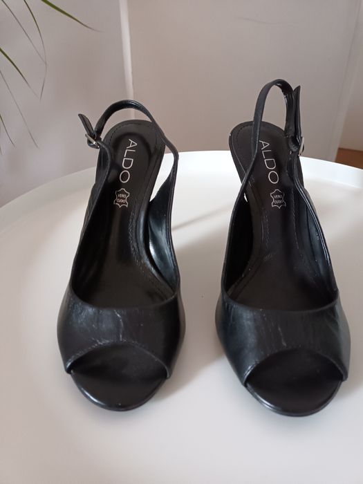 Sapatos pretos abertos ,n 36 ALDO