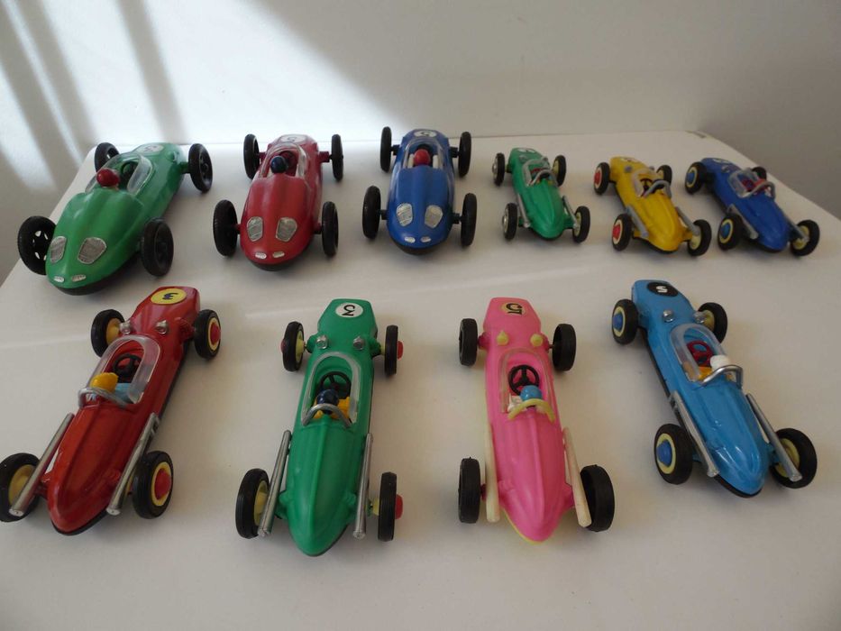 Brinquedos Pepe carros de corrida Porsche e Cooper