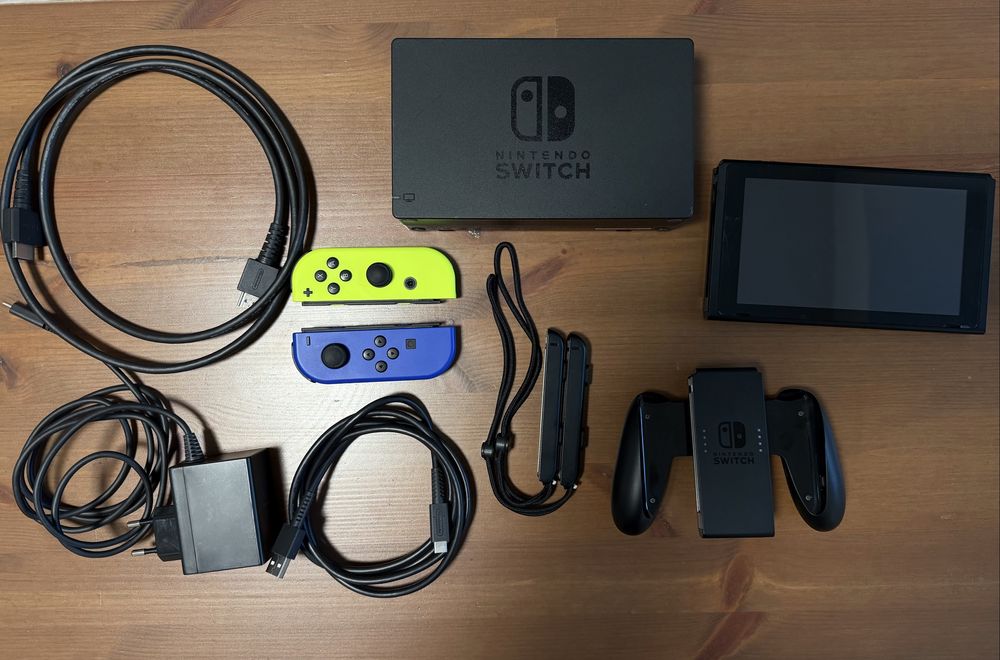 Nintendo Switch V1 (HAC-001) — повний комплект + карта 128гб, кейс, додаткові джойкони