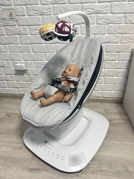 4moms MamaRoo 5.0 заколисуючий центр / шезлонг / електрокачеля (сірий)