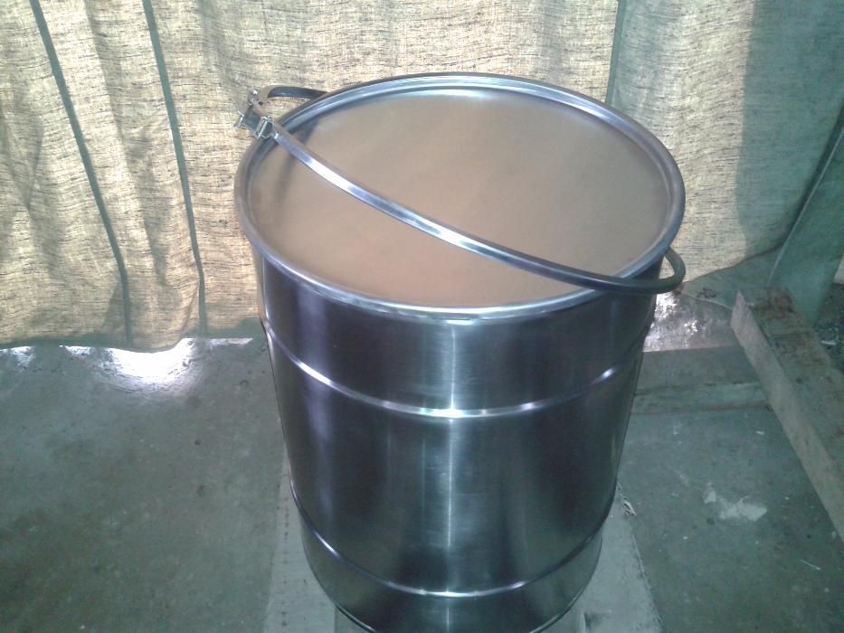 Бочки с крышкой под обручь и горловину из нержавеющей стали 30-1000л