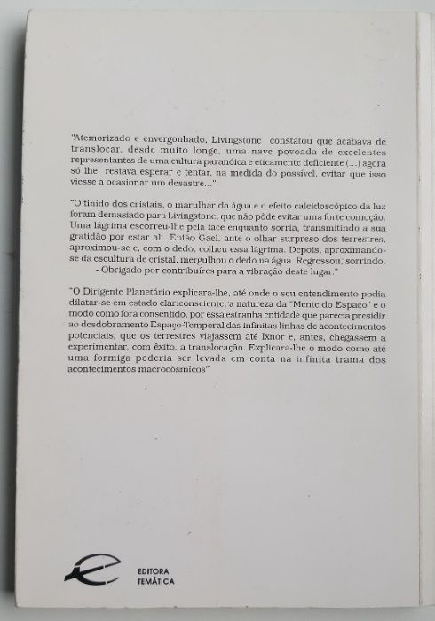 A Invasão dos Terrestres / As Confissões de um Caçador de Dinossauros