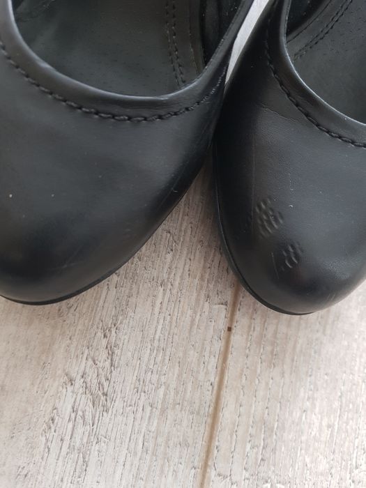 Pantofle na obcasie Deichmann