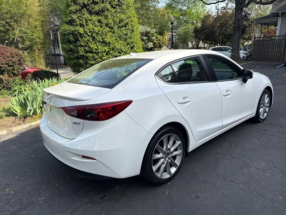 Mazda 3 Touring      2017