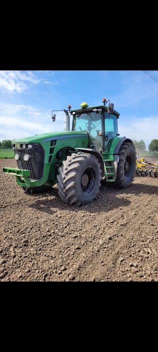 Ciągnik John Deere 8330
