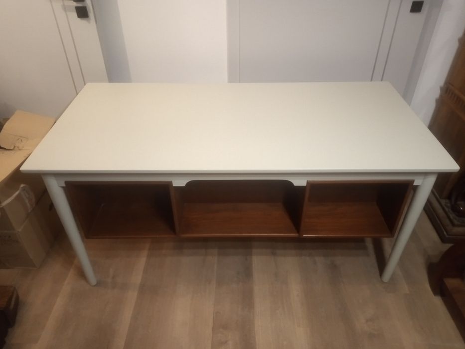 Biurko drewniane z szufladami