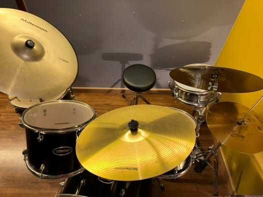 Bateria Completa Millenium + Prato Extra Paiste