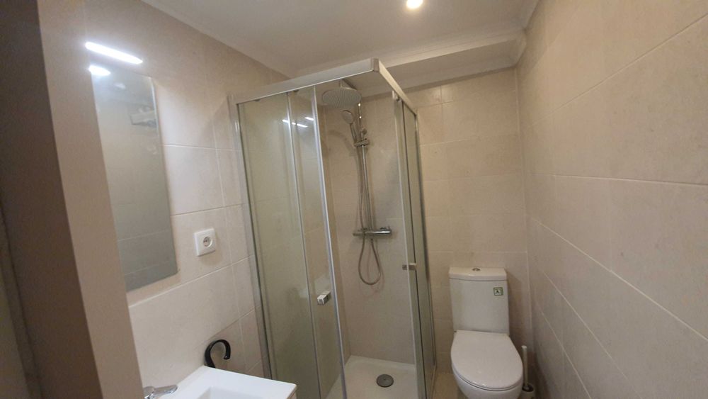 Predio com 4 andares remodelado no centro de Lisboa  Chiado/BairroAlto