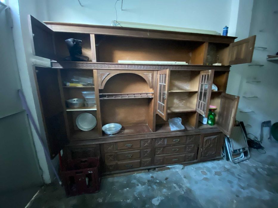 Móvel antigo em castanheiro