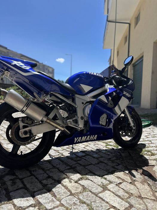 Yamaha R6 “02, mota em excelente estado de conservação