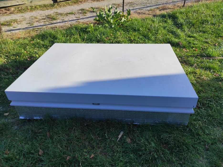 Wyłaz dachowy ocieplony - dachy płaskie