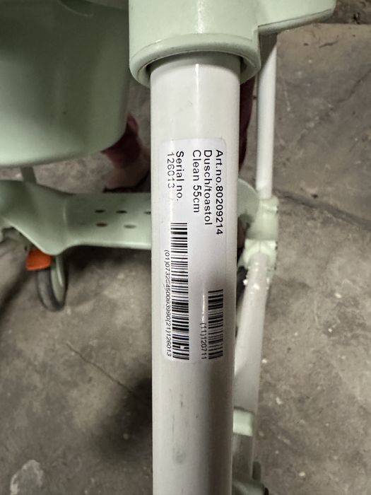 Krzesło toaletowo-prysznicowe Mobilex Clean 55 cm – na kółkach