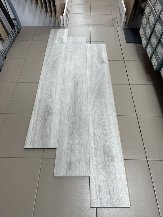 Ламінат KRONOPOL 4570 "Телець" 10мм/33клас 4V Польща 645грн/м2