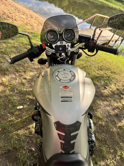 Honda CB400 Vtec 3