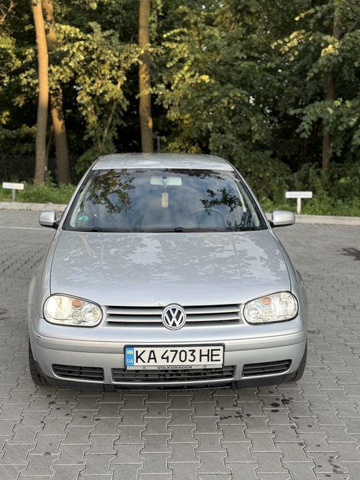 Продам Volkswagen Golf 4 2003 1.6 бензин