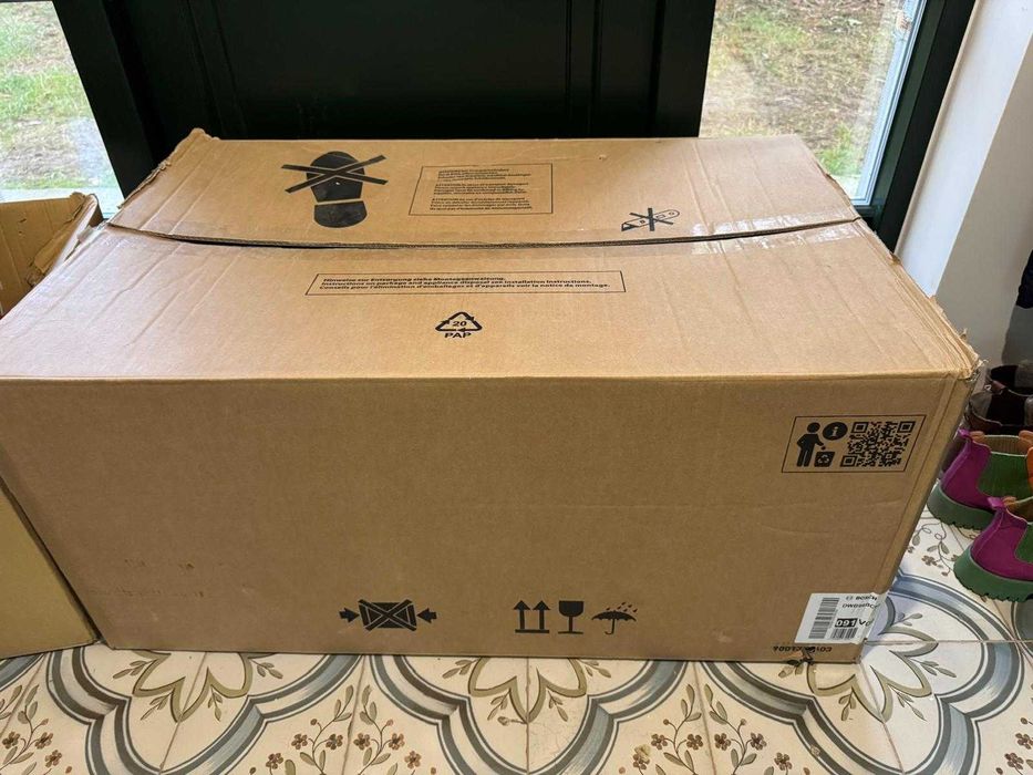 Okap Bosh Czarny 90 cm DWB96BC60