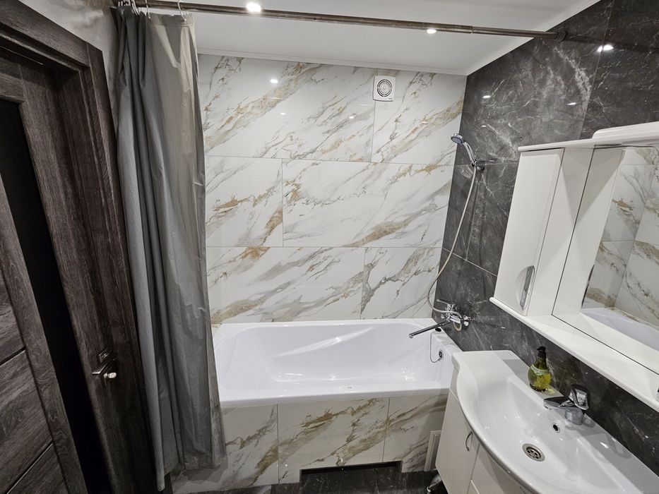 Подобово, посуточно  2к. Квартира в центральній частині міста. Звітні