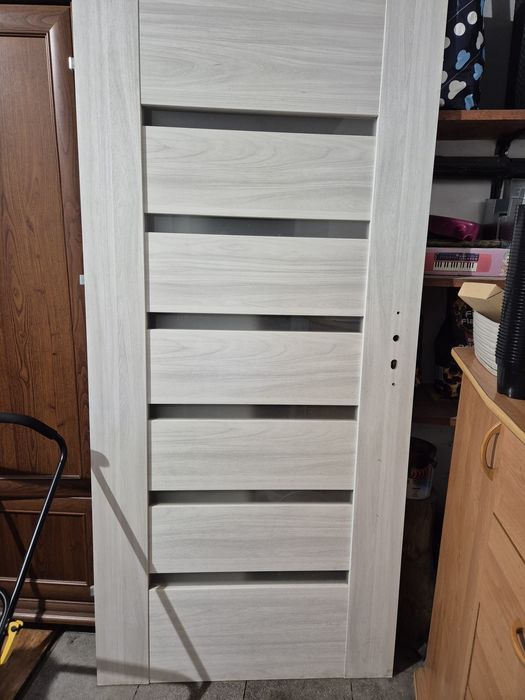 Oddam drzwi wewnętrzne lewe DRE 90