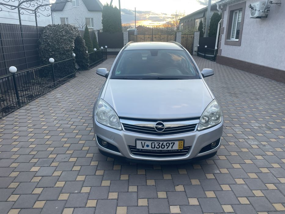 Продам опель астра H 2008