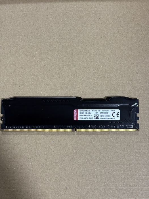 Лот з брендової оперативної памяті  з 13 штук обємом16/8 GB ddr4.