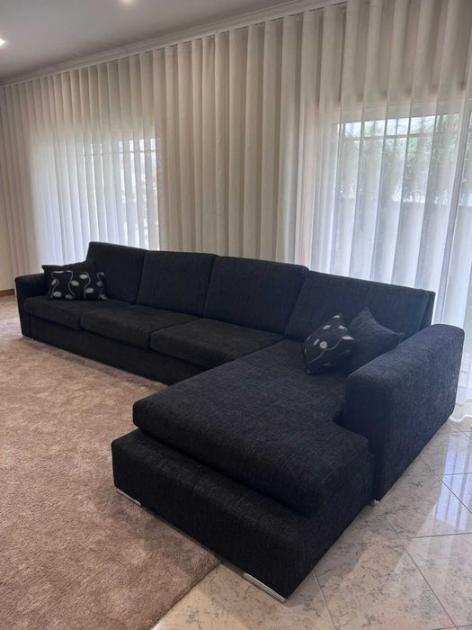 Sofá azul escuro com chaise longue 3,60m, praticamente novo