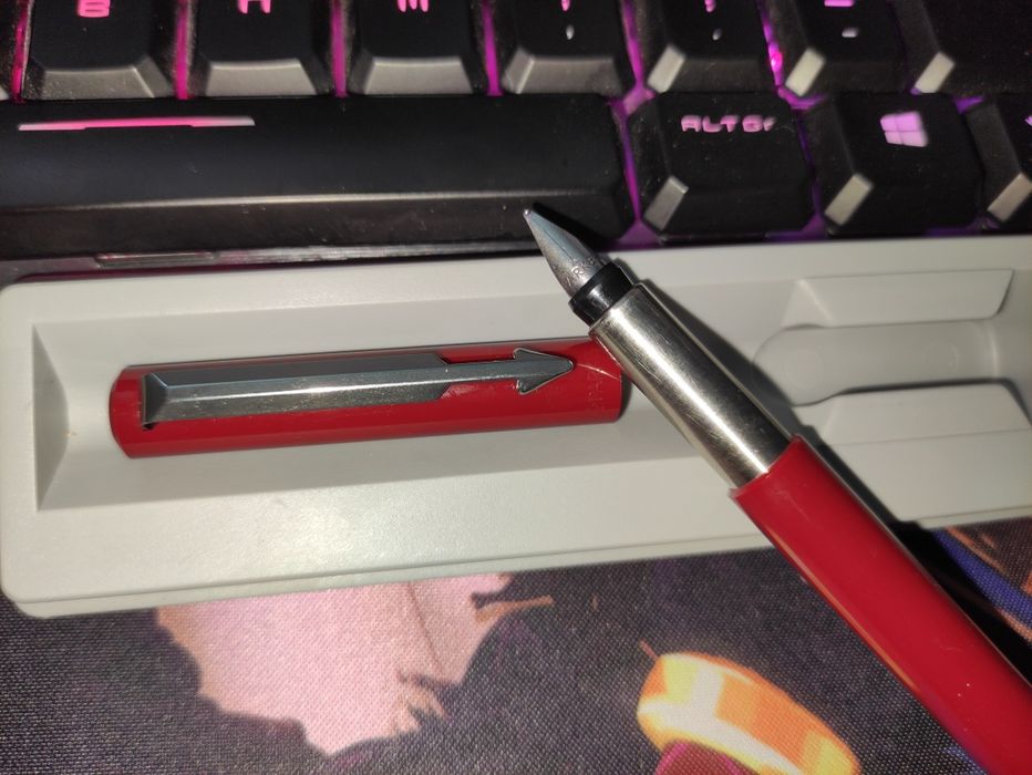 Caneta Parker Vector Vermelha