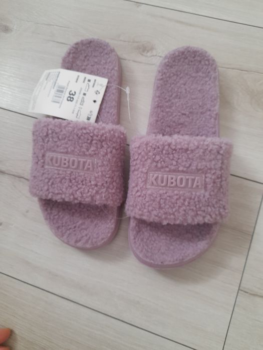 Nowe z metką klapki baranki Kubota rozm 38