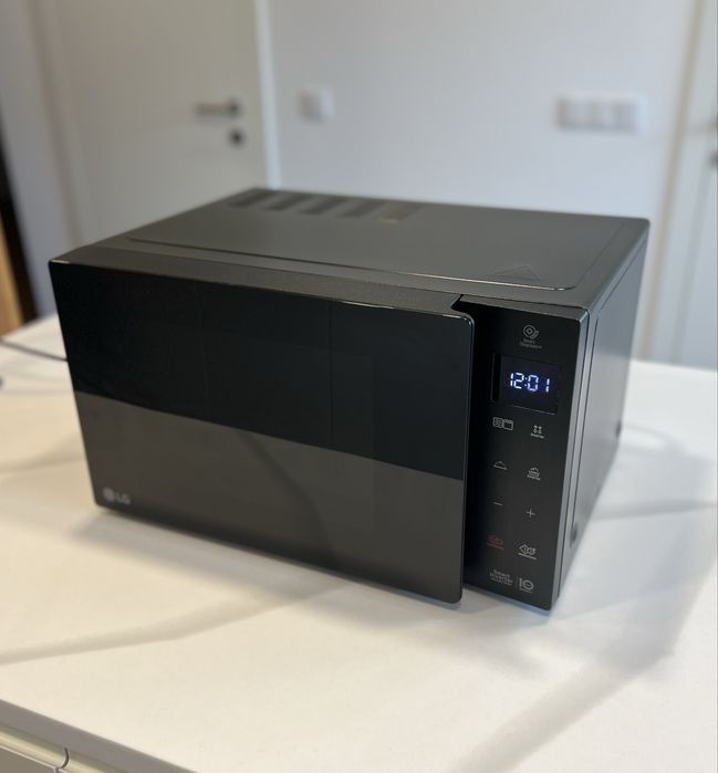 MICRO-ONDAS LG de 25L, 1000W com Grill