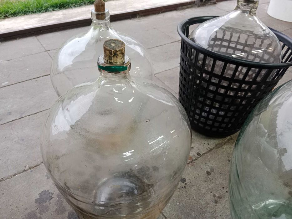 Butla do wina cztery sztuki